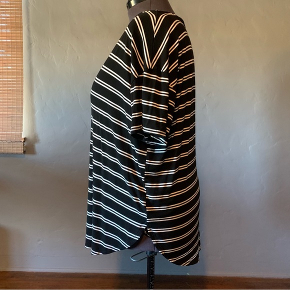 NWOT. Striped V-Neck T-Shirt * XL - Picture 3 of 10